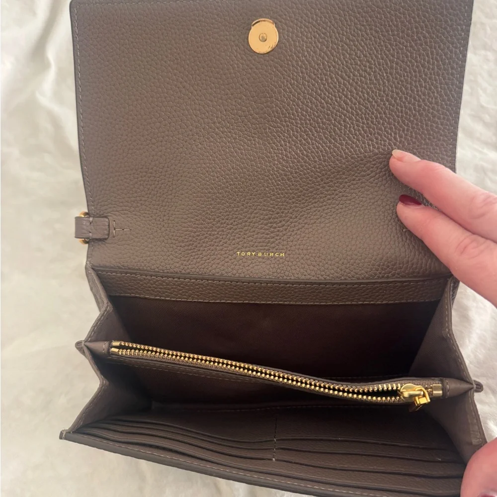Tory Burch McGraw Wallet crossbody - Picture 6 of 7